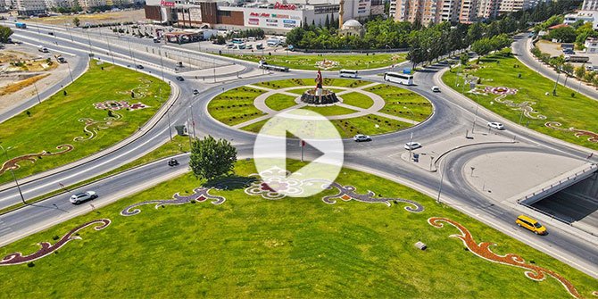 Kahramanmaraş Büyükşehir’in ürettiği çiçekler şehri renklendiriyor