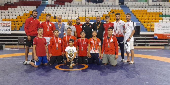 SEM Güreş Yıldızlar 1. lige terfi etti