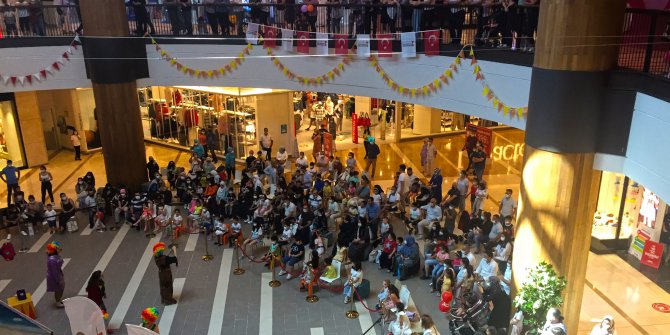 Kahramanmaraş'ta minikler çocuk tiyatrolarına hayran kaldı