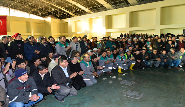BAŞKAN POYRAZ PARK BAHÇE PERSONELİNE TEŞEKKÜR