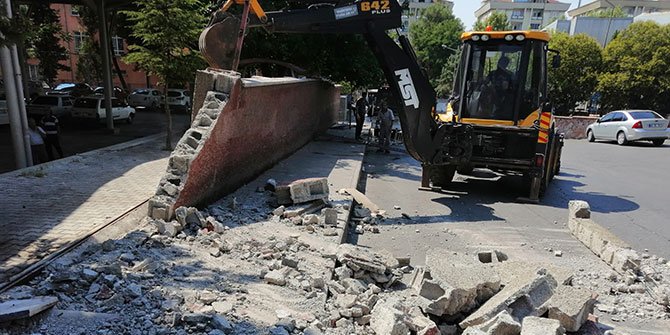 Bahçelievler Kapalı Semt Pazarı çevresinde düzenleme