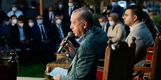 Erdoğan şiirin başkentinde gençlerle buluştu