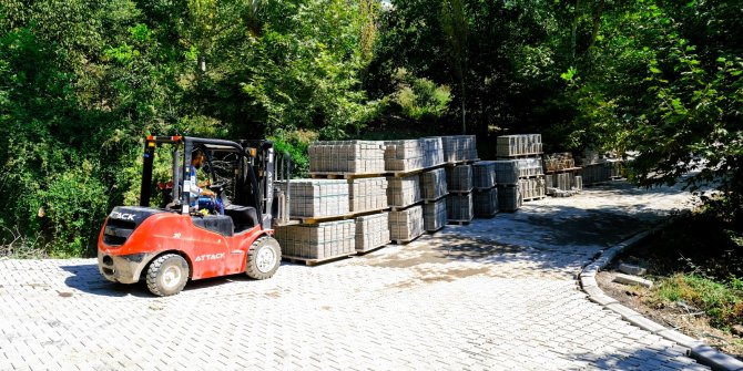 Dulkadiroğlu’ndan Ayaklıcaoluk ve Küçük Nacar mahallelerinde parke çalışması