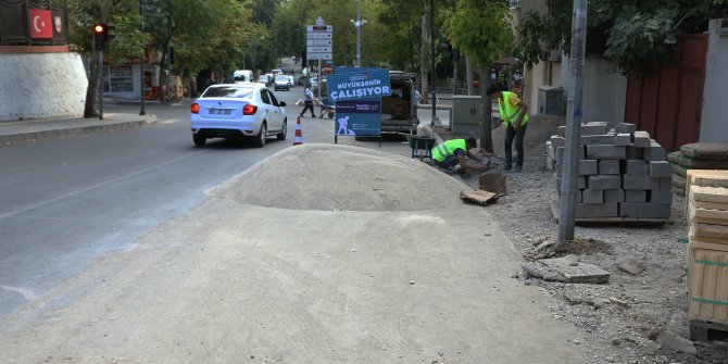 Kışla Caddesi’nin yaya yolu sorunu çözülüyor