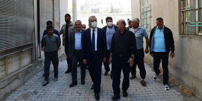 Başkan Güngör Köy Garajı’nda esnafla bir araya geldi