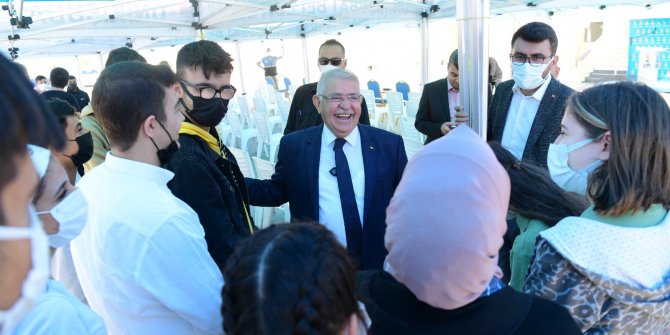 Başkan Mahçiçek eğitim yatırımlarında sınır tanımıyor