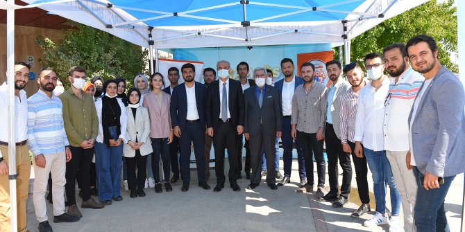 Başkan Okay gençlerle bir araya geldi