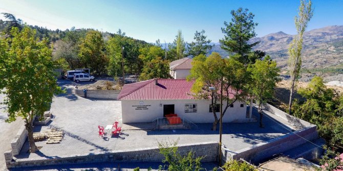 Bir sosyal tesiste Yenipınar Mahallesine