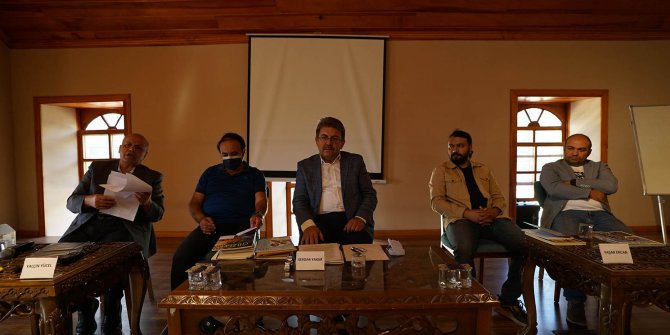 Şehrin usta kalemlerinden “Maraş’ta Dergicilik”