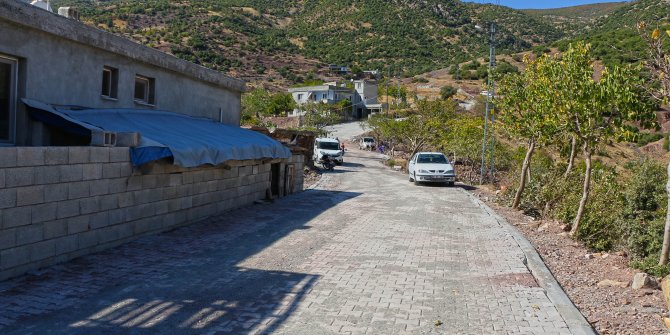 Türkoğlu’nda bir mahallenin daha ulaşım sorunu çözüldü