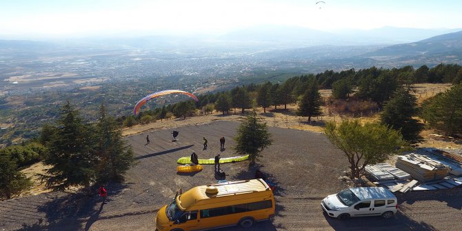 Dulkadiroğlu’ndan Yamaç Paraşütü Pisti