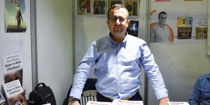 Alpaslan Yurtsever Fuarda Kitaplarını Okurlarıyla Buluşturdu!