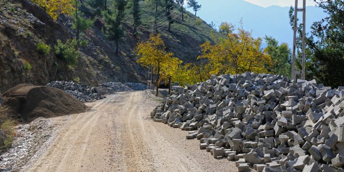 Kısıklı’da yollar Büyükşehir’le yenileniyor