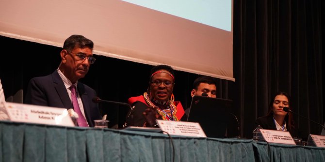 Uluslararası Geleneksel Spor Oyunları Sempozyumu başladı