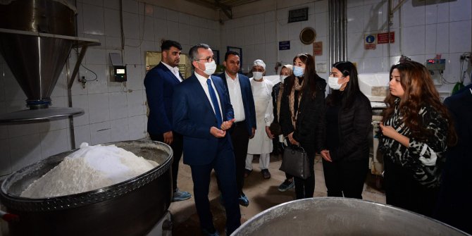 Büyükşehir gece gündüz hizmette