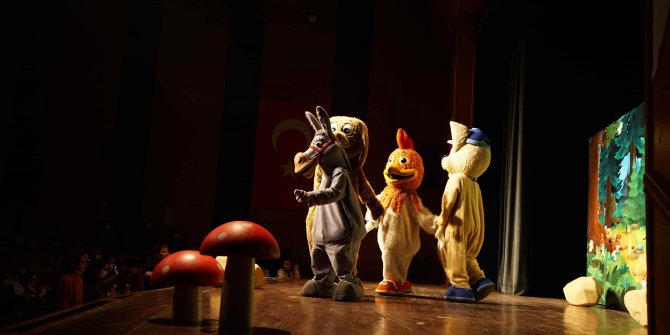 Kahramanmaraş'ta minikler ‘Bremen Mızıkacılarıyla’ doyasıya eğlendi