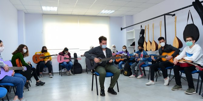 Dulkadiroğlu Gençlik Merkezi’nde kurslar devam ediyor