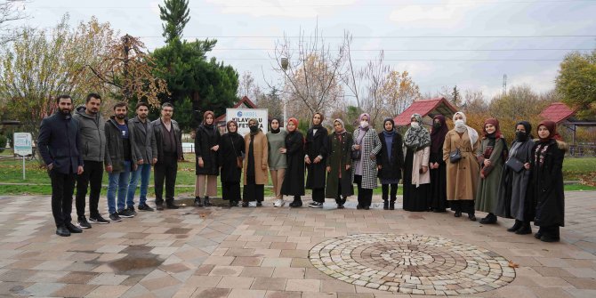 Kahramanmaraş'ta genç ilahiyatçılardan yürekleri ısıtan çalışma