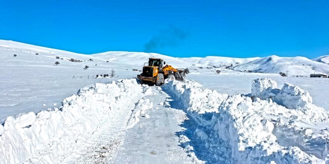 Kahramanmaraş Büyükşehir ekipleri teyakkuzda, yollar açık