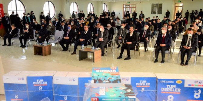 KAMİMDER’den okullara TYT ve LGS hazırlık setleri yardımı