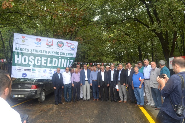 KAHRAMANMARAŞLILAR YAĞMUR ALTINDA PİKNİK YAPTI