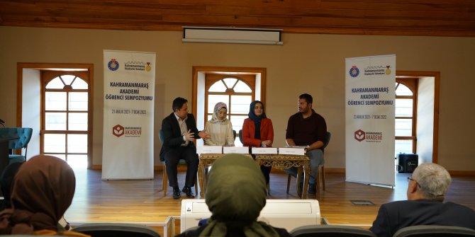 Kahramanmaraş'ta Öğrenci Sempozyumunda Öykü ve Roman konuşuldu