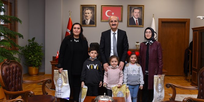 Başkan Okay’a sürpriz ziyaret