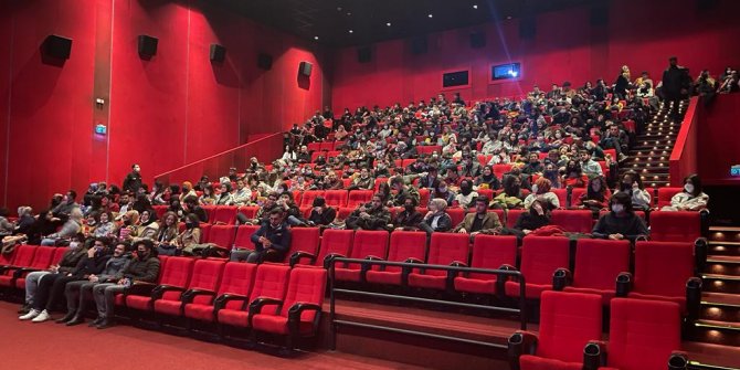 Başkan Mahçiçek’ten öğrencilere sinema jesti
