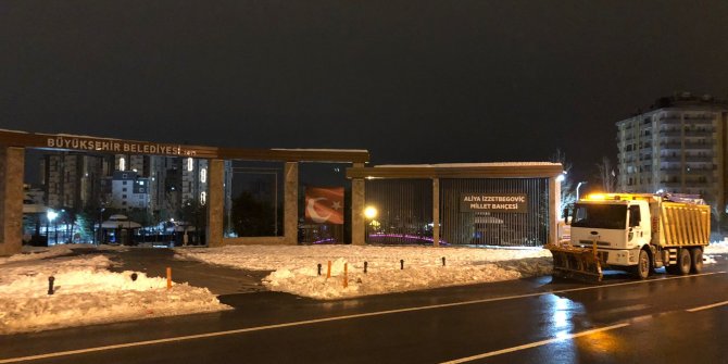 Kahramanmaraş Büyükşehir ekipleri kar nöbetinde