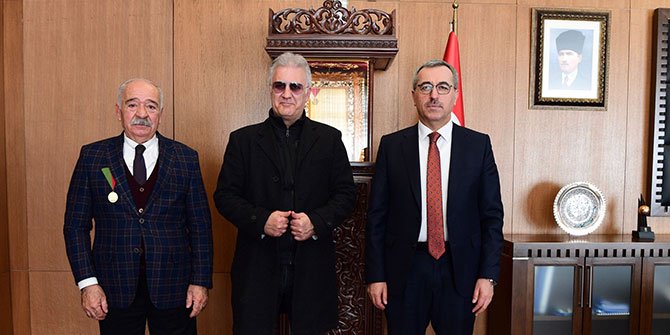 Başkan Güngör oyuncu Tamer Karadağlı’yı ağırladı