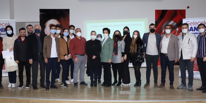 SANKO Üniversitesi akademisyenleri Nizip’te aday öğrencilere bölümlere ilişkin bilgi aktardı