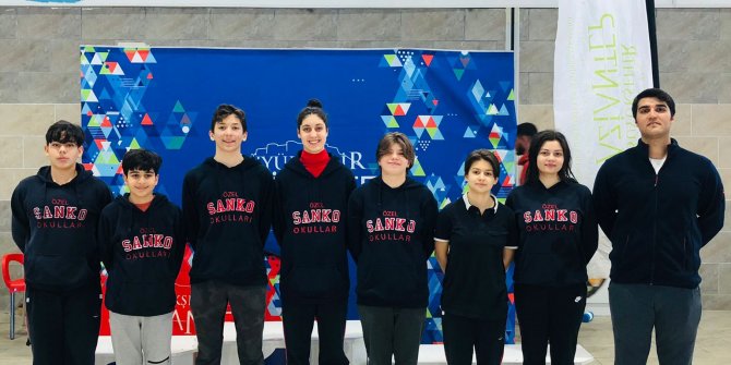 SANKO Okulları öğrencileri yüzmede üç madalya kazandı