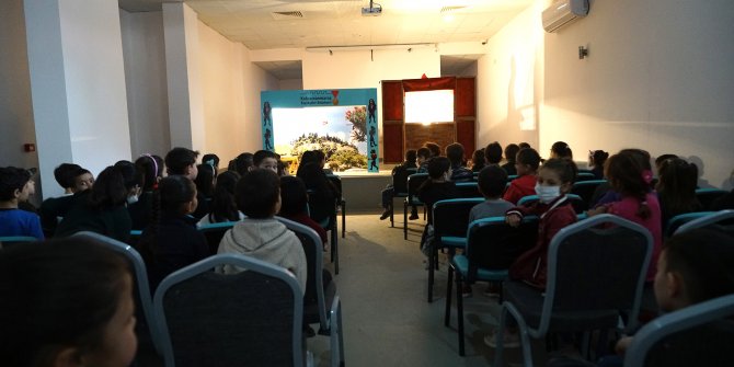 Karagöz - Hacivat oyunu miniklerle buluşuyor