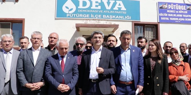 Ekmen’den saldırıya uğrayan Deva Partisi Pötürge İlçe binası önünde açıklama