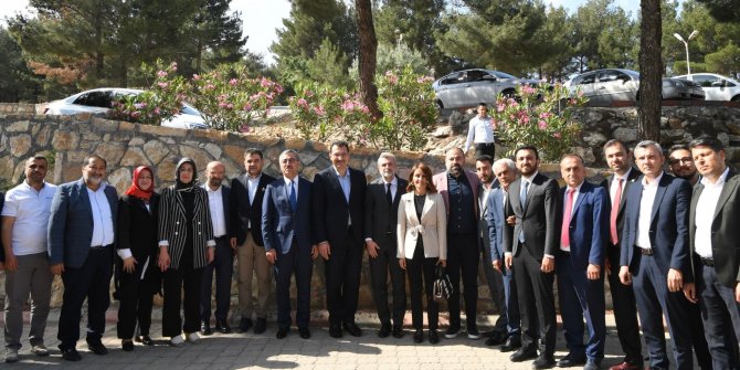 AK Parti heyetinden Şairler Tepesine tam not