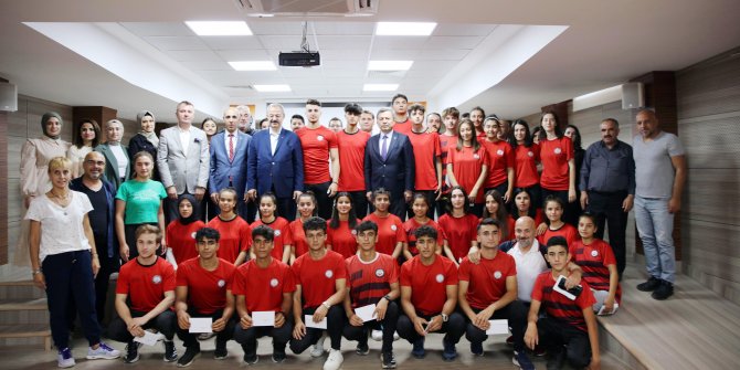 Adil Sani Konukoğlu Spor Lisesi Ödül Töreni