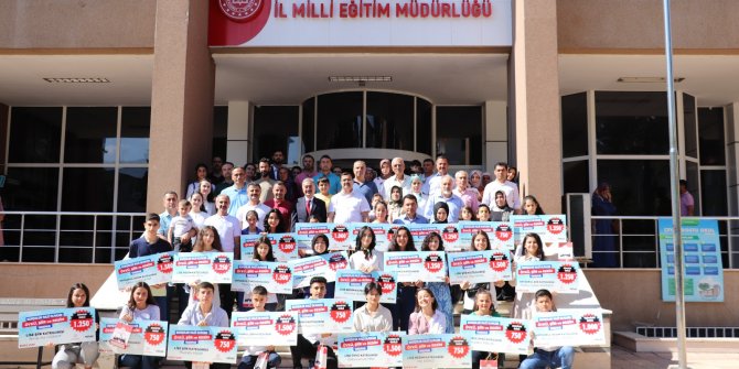 HEFİAD ve TÜBİTAK projelerinde derece elde eden öğrenciler ödüllendirildi