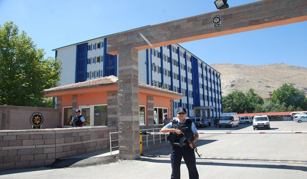 ELBİSTAN EMNİYET MÜDÜRLÜĞÜ BİNASI DEPREME DAYANIKSIZ ÇIKTI