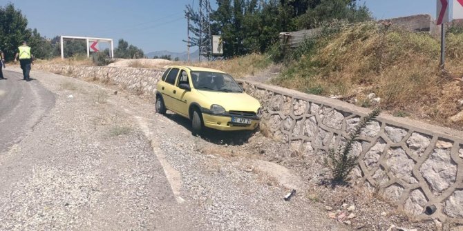 Kahramanmaraş’ta otomobil duvara çarptı: 3’ü çocuk 4 yaralı