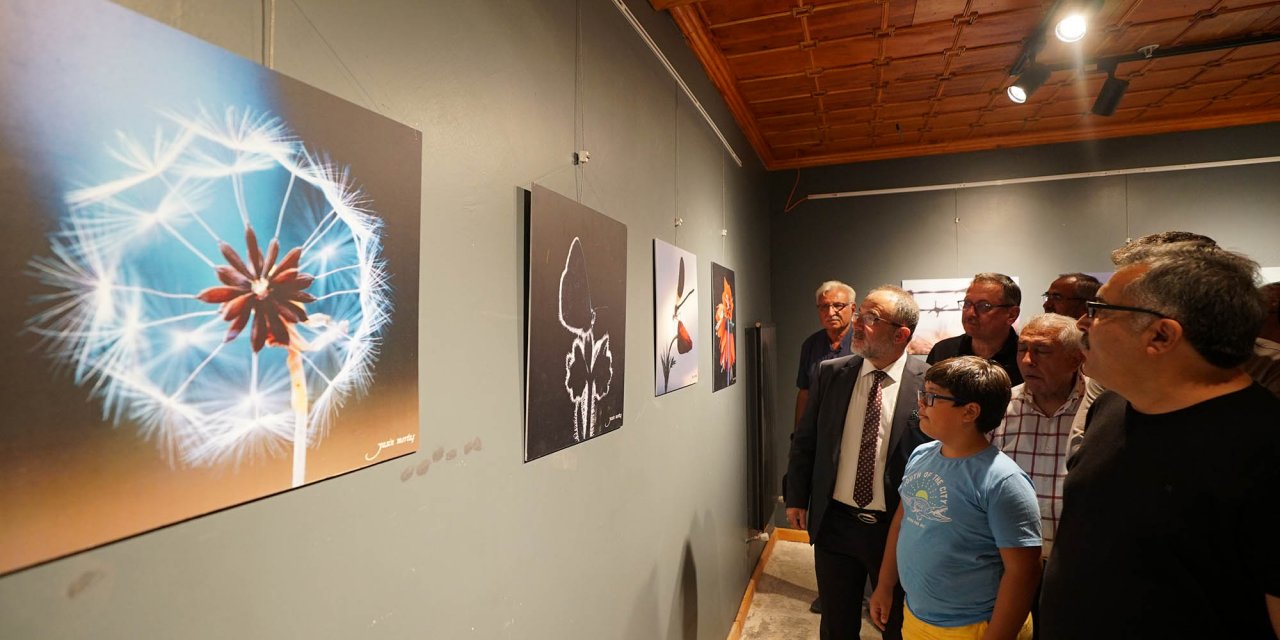 Kahramanmaraş'ta “Küçük Öyküler” fotoğraf sergisi ziyarete açıldı