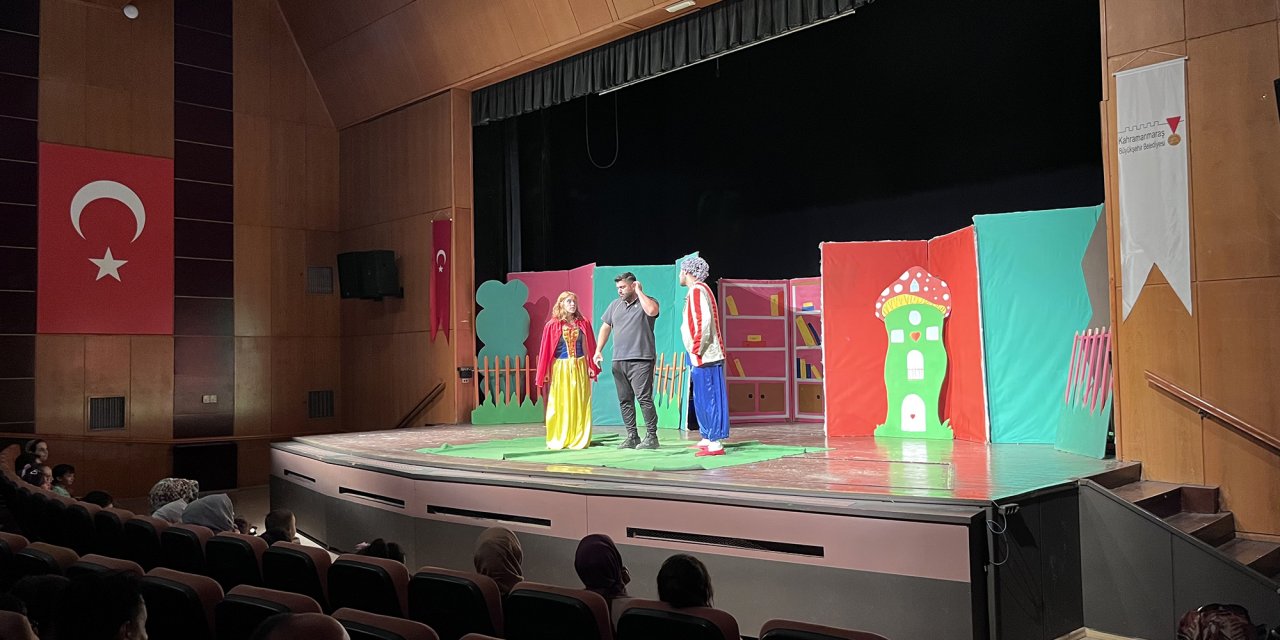 Kahramanmaraş'ta minikler “Kitaplar Ülkesi”ni çok sevdi