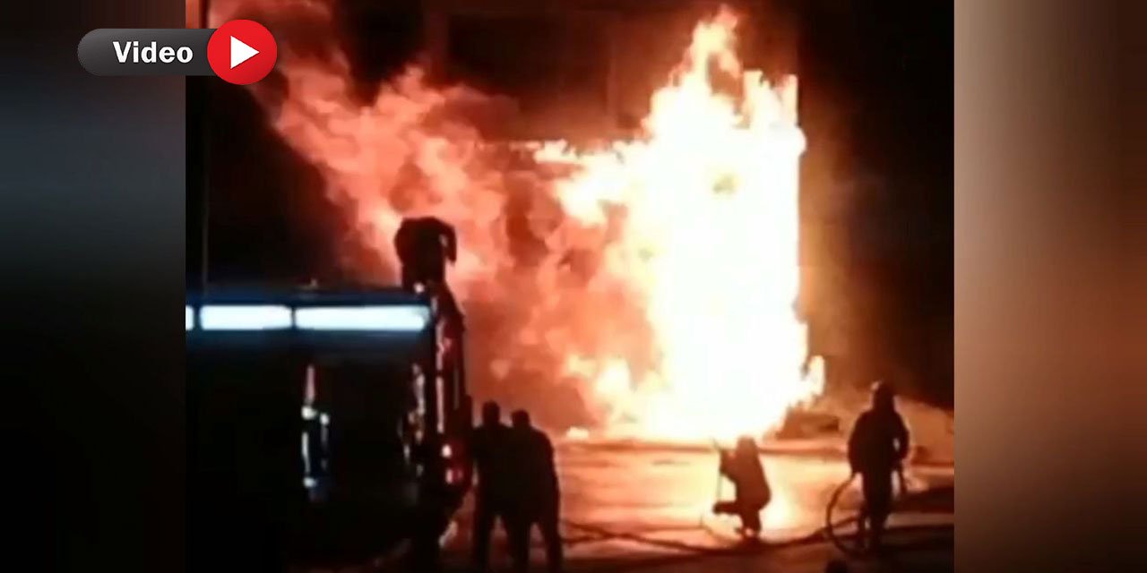 Kahramanmaraş’ta işyeri alevlere teslim oldu