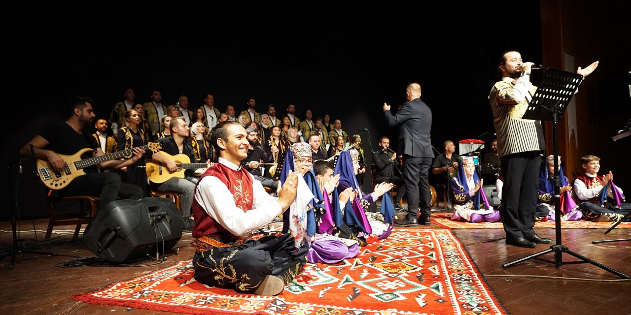 Kahramanmaraş Büyükşehir Korosundan Türk Halk Müziği ziyafeti