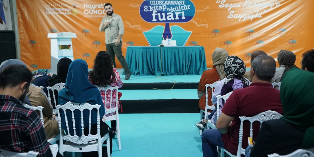 Tuğtağ: Fuarda okurlarımızla buluşmak mutluluk veriyor