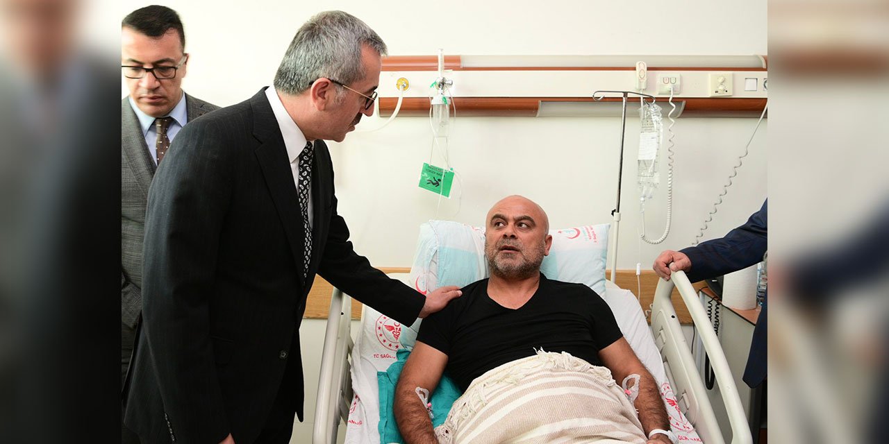 Başkan Güngör, yaralı polis memurunu hastanede ziyaret etti