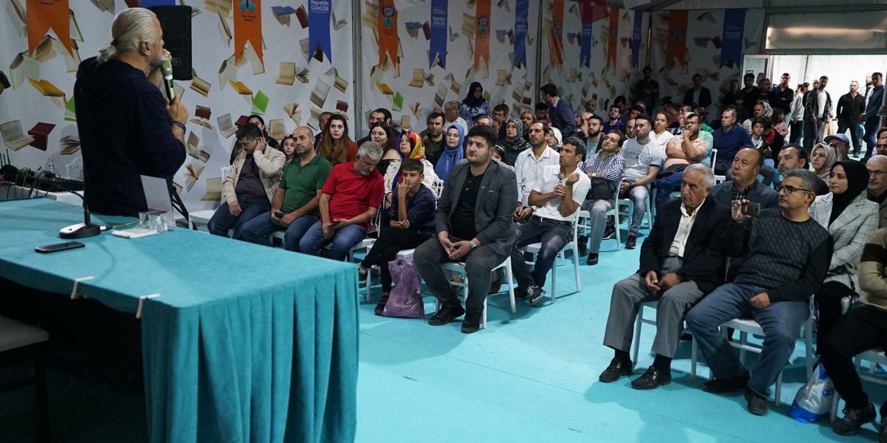 Kahramanmaraş Kitap Fuarı Gündüz ve Yarar söyleşileriyle noktalandı