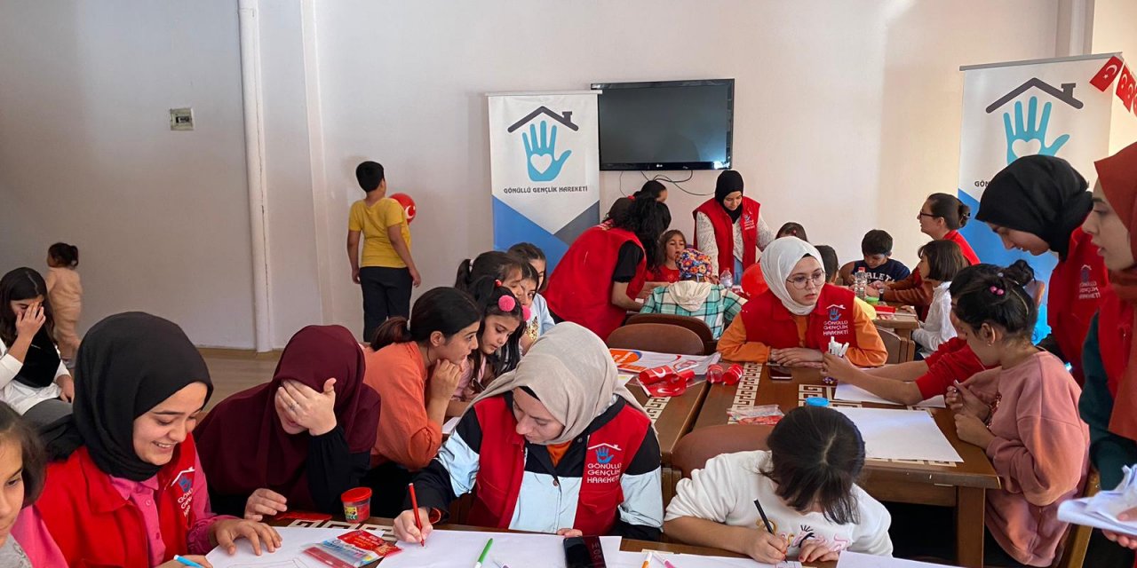 Kahramanmaraş’ta Gönüllü Gençlik, Minik Gönüllere Dokundu