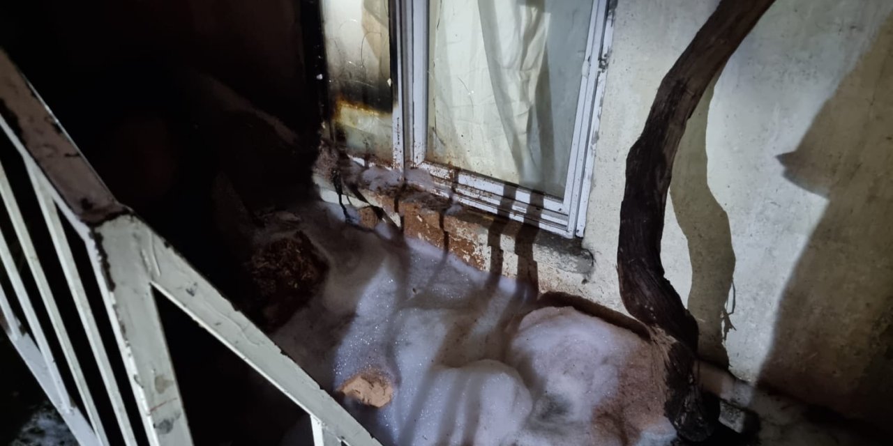 Kahramanmaraş’ta İtfaiye Ekipleri 8 Kişilik Aileyi Yangınların Arasından Çıkardı