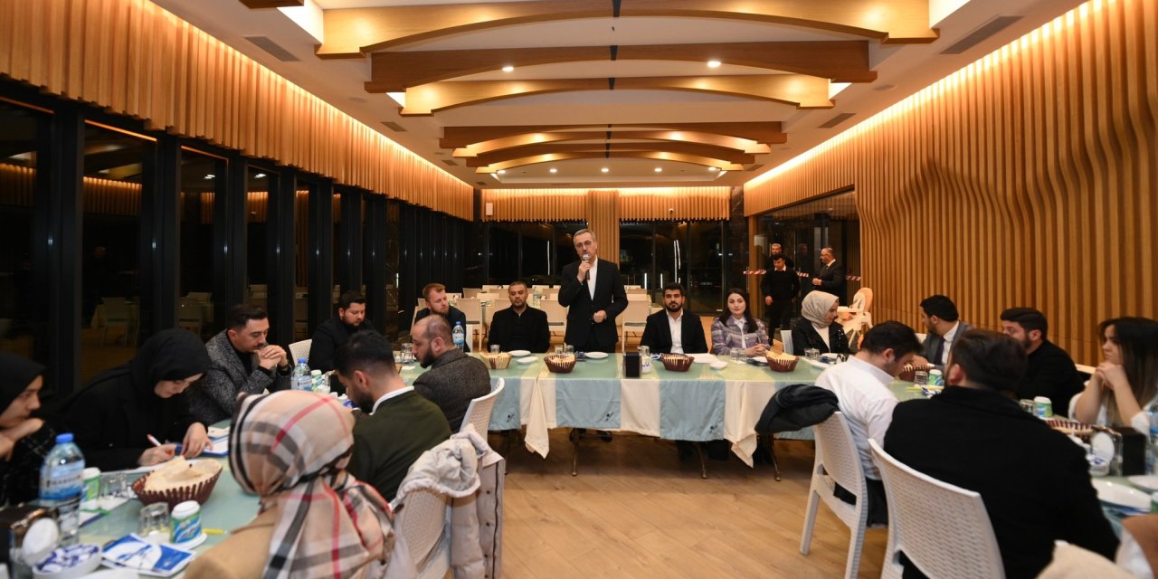 Başkan Güngör, AK Gençlik Yönetimiyle Buluştu