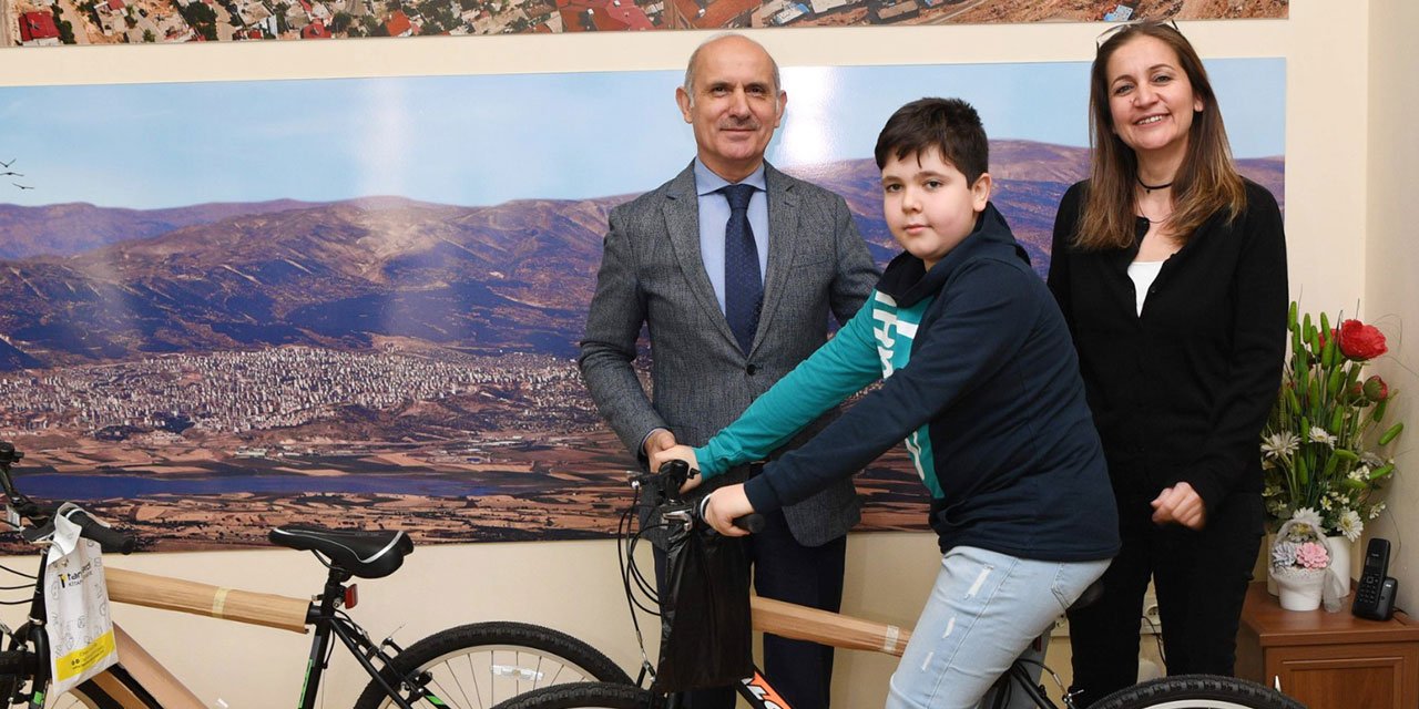 Kahramanmaraş’ta Bilgi Yarışmasında Ödüller Verildi